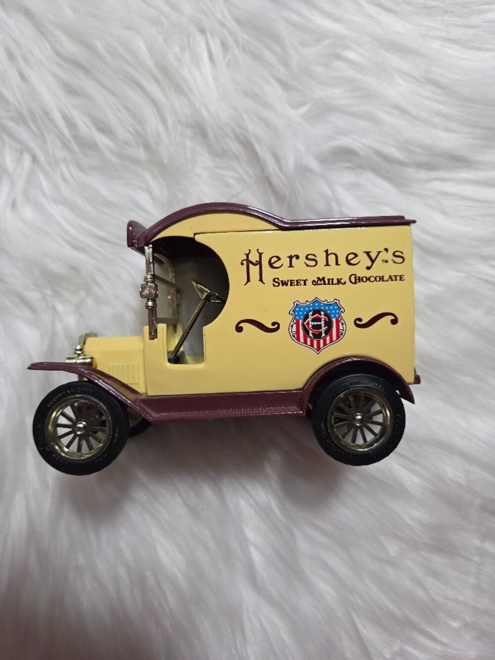 Gearbox Toys Hershey's 1912 Ford Delivery Truck Coin Bank
